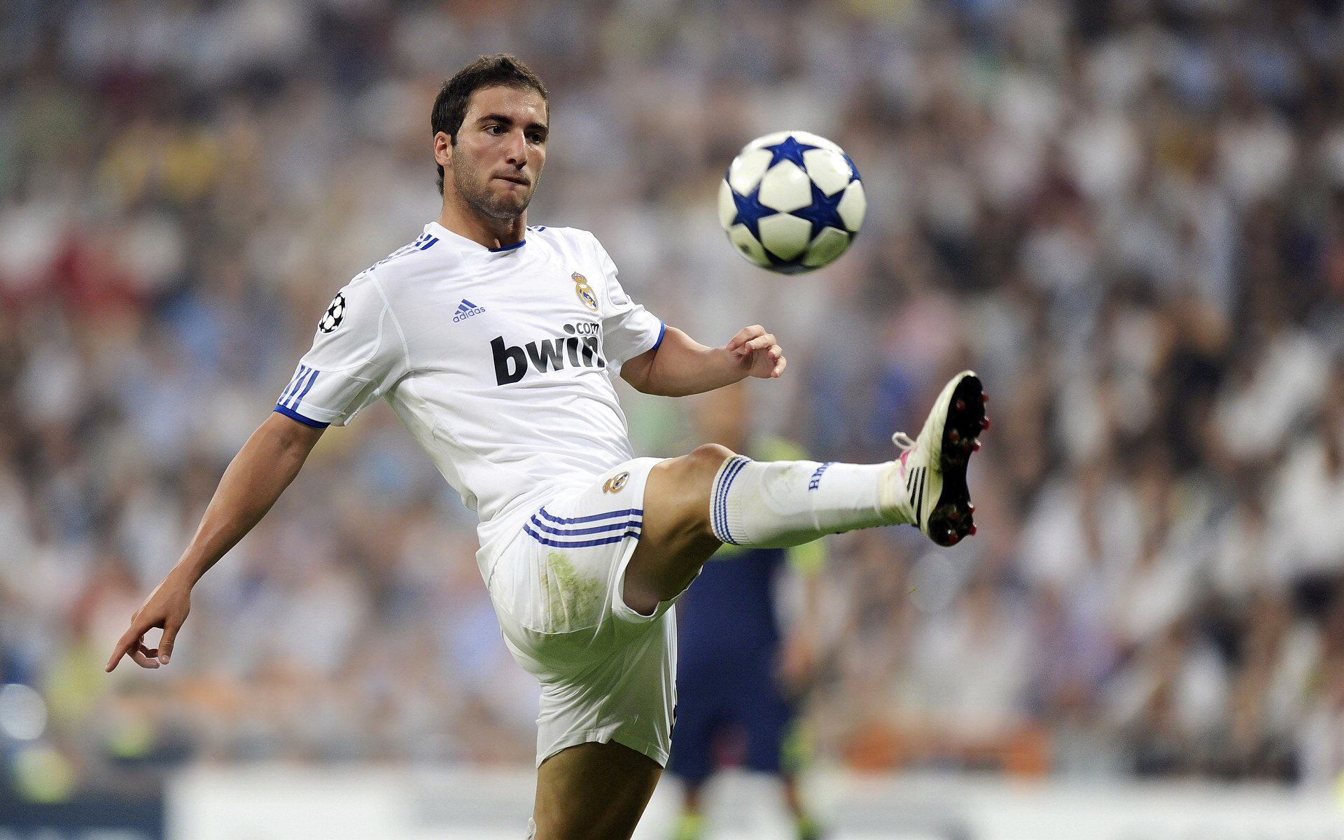 德甲快节奏：瞬间突袭带来致命一击，德甲速度排名